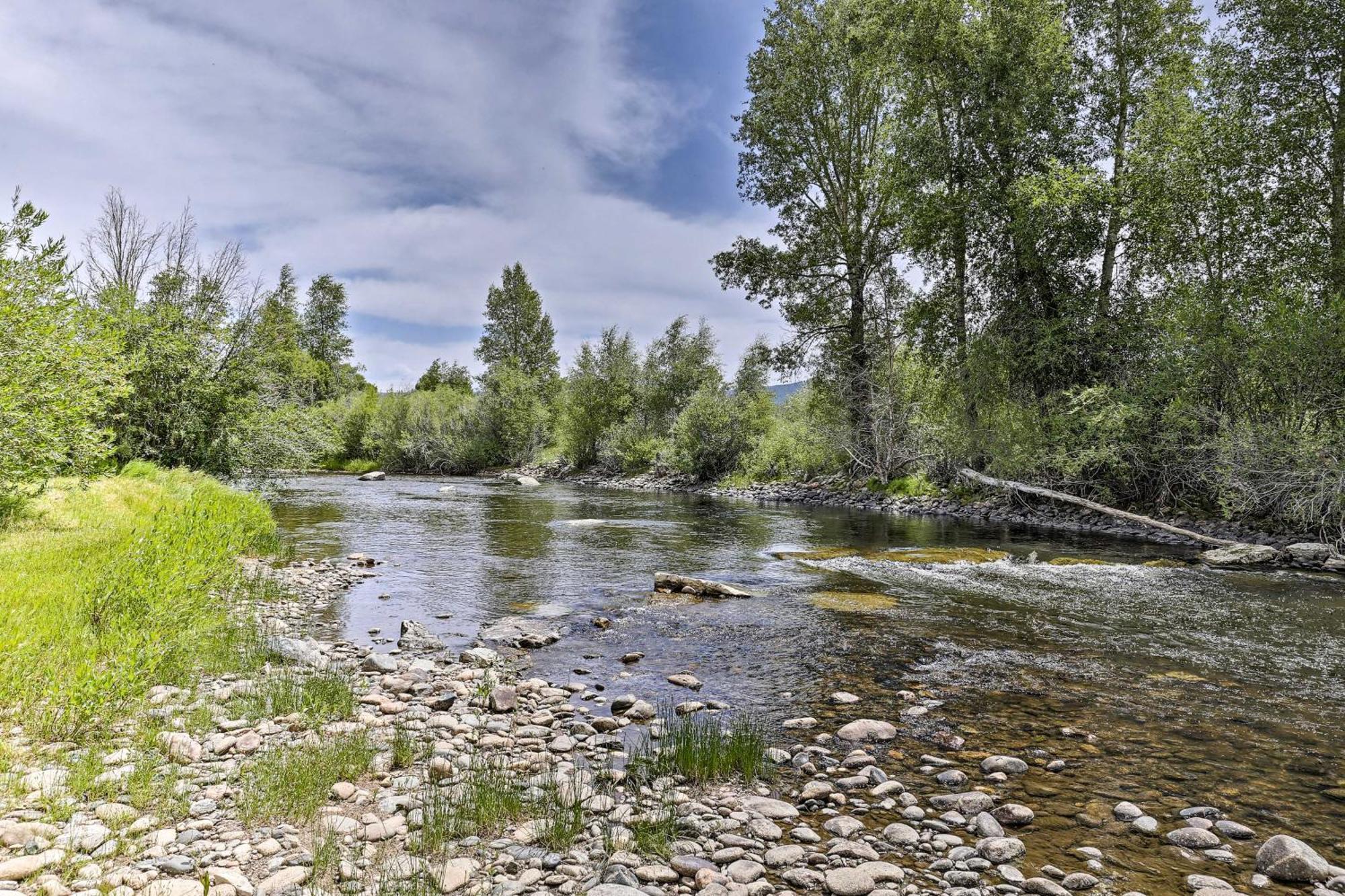 Riverfront Cabin About 4 Mi To Granby Ranch! エクステリア 写真