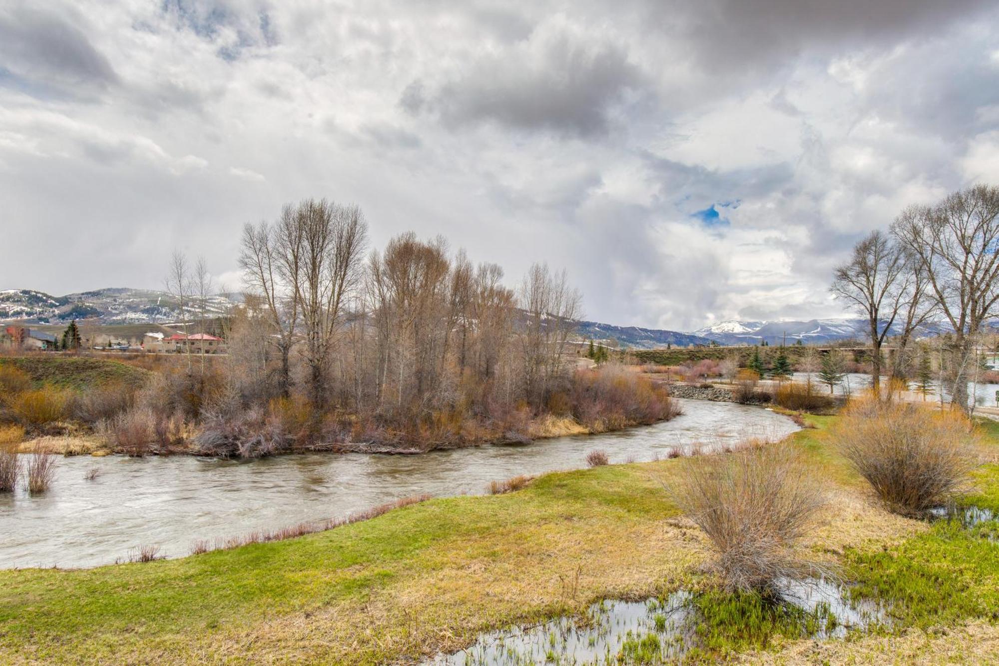 Riverfront Cabin About 4 Mi To Granby Ranch! エクステリア 写真